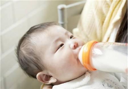 2岁幼儿患痔疮，医生：这种错误的喂养方式，很多新手宝妈都爱用