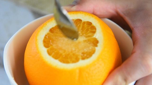 秋冬容易咳嗽,这水果这样做润肺止咳,孩子特爱喝