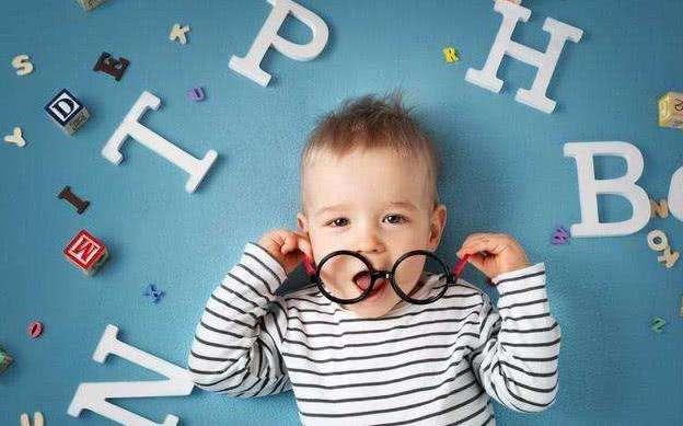 想让孩子早些开口说话，家长要做好这3点，说话晚可别怪发育慢！