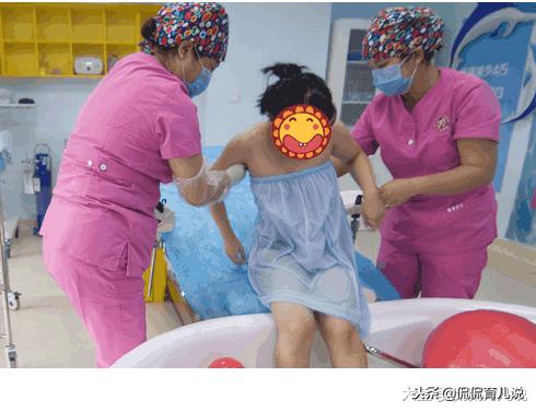 水中分娩是啥体验？宝妈：试过才懂，生孩子原来可以这么“爽”!