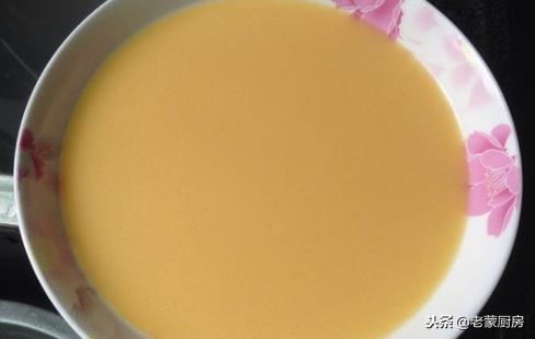 蒸蛋羹，小孩老人都适合，蛋羹平滑小窍门，10分钟快手早餐