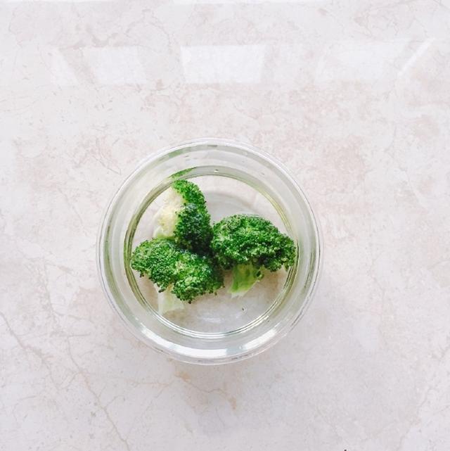1岁以上宝宝营养辅食分享，色香味俱全的蔬菜虾仁奶酪烩饭