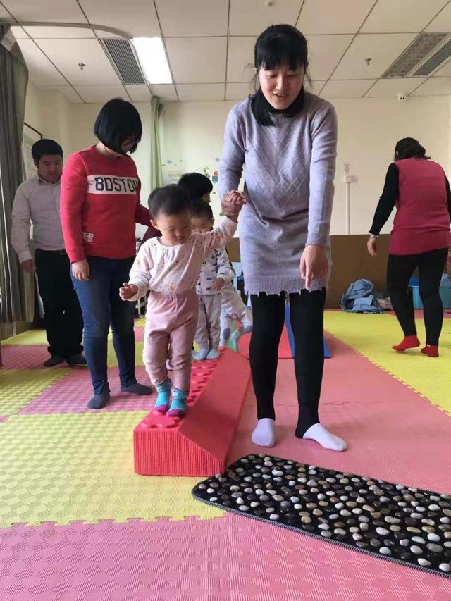 大家久等的第四期的公益早教活动现在开始报名了，名额有限，速度啊！