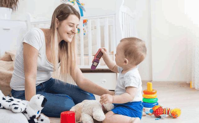 回家之后小宝说：妈妈你是不是要放十四天假了？妈妈一下子懵了！