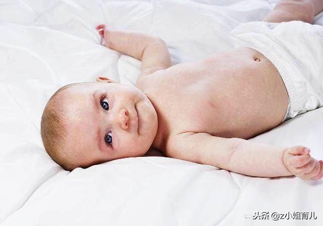 别再这样抱宝宝了，会歪脖子你还不知道吧，分享下如何纠正歪脖子