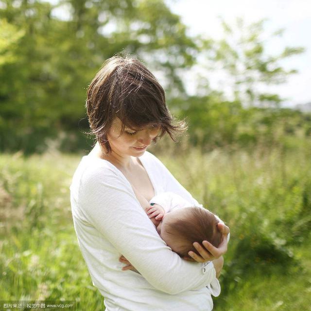 哺乳妈妈的乳头破皮了很厉害，怎么才能缓解疼痛？准妈早了解更好
