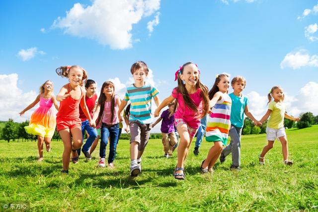 如何培养出自信又独立的优秀孩子，妈妈们现在知道还不晚