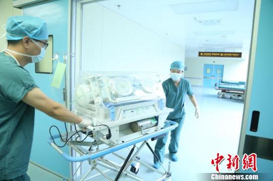 浙江义乌一孕妇因车祸成植物状态 奇迹产下健康女婴