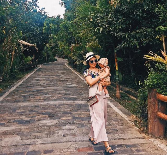 带娃旅行很难？这位1岁的宝宝已经走过半个中国了