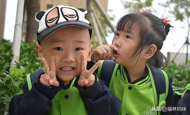 两岁宝宝去幼儿园能学知识,还不用爸妈操心,简直“一举两得”?
