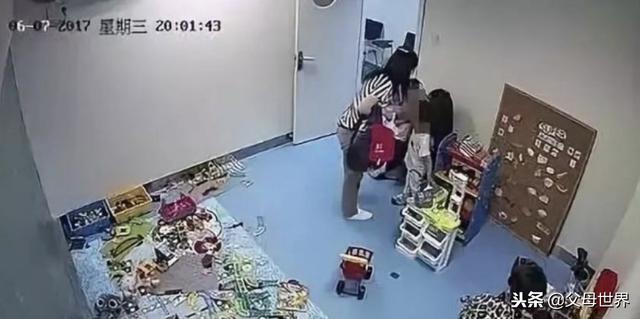 3岁儿子被小朋友踢头，妈妈做法被狂赞｜远离欺凌，这3个方法最管用