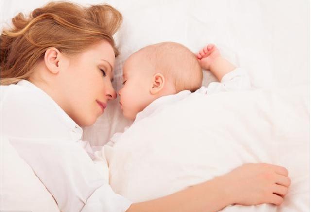 宝宝有这4个迹象，宝妈别忽视，孩子正在经历猛长期，喂养要跟上