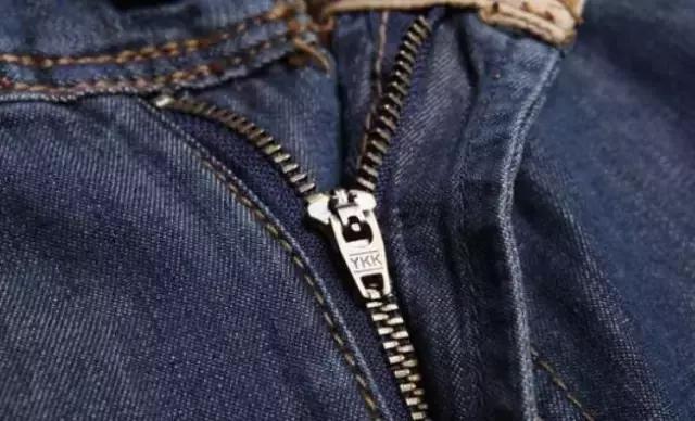 又有孩子出事了！冬天这几种衣服再好看也别给宝宝穿！