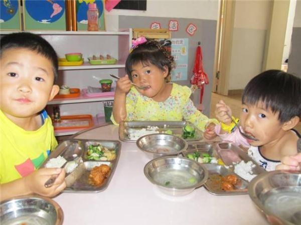 孩子如果有这几个表现，说明在幼儿园过的不好，家长要注意了！