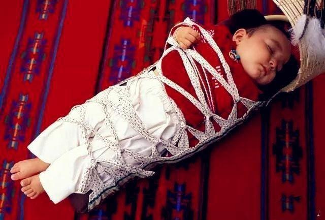 现在育儿知识都西化，而老祖宗留下都是把尿，裹腿等错误习俗？