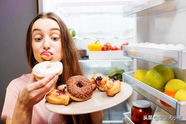 孕妇常做这3件事，羊水质量会变差，对胎儿伤害很大