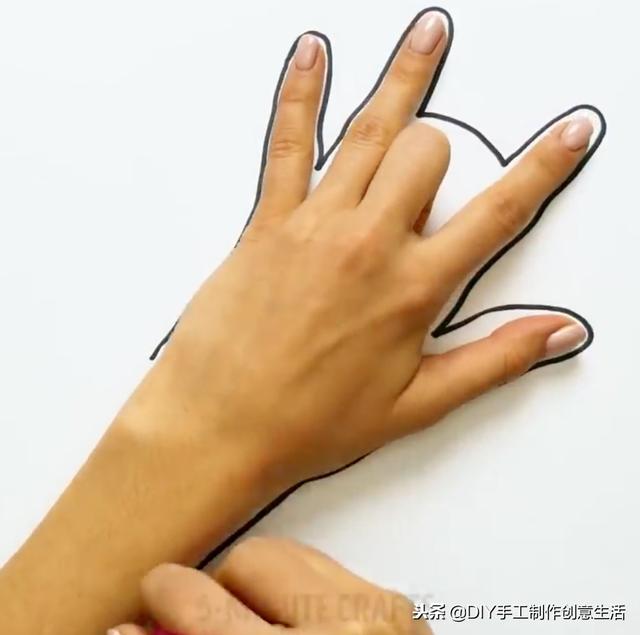 一个手掌就能教熊孩子画画，真有意思