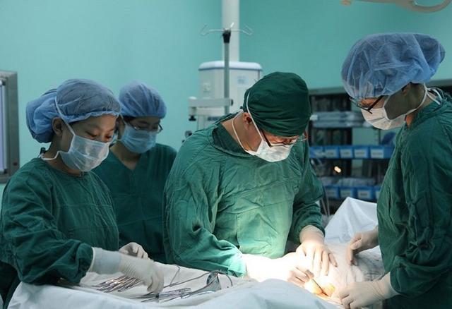 分娩时家人该不该陪产？谁才是最好的选择？医生的建议让人意外