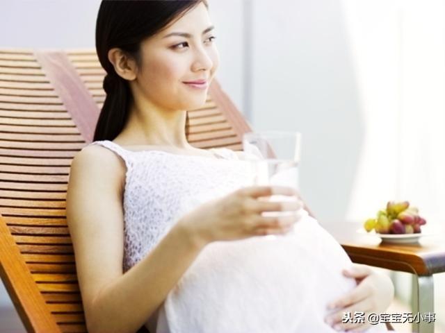 孕妇常做这3件事，羊水质量会变差，对胎儿伤害很大