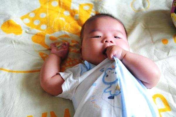 孩子睡醒后如果是这种表现，说明智商较高，看看你家孩子中了吗？