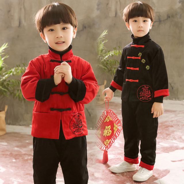 中国风“过年服”火了，保暖又喜庆，拜年都成为焦点