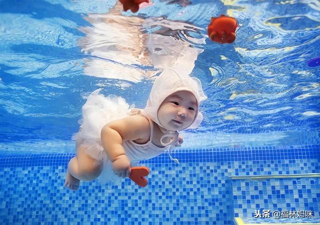 为什么冬天也要带小宝宝去游泳馆？这3点好处，就是理由