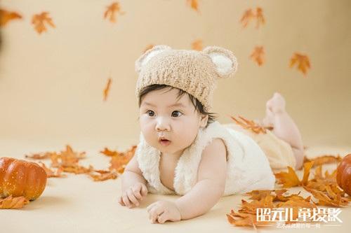 如何帮宝宝选购一个安全放心的奶瓶？