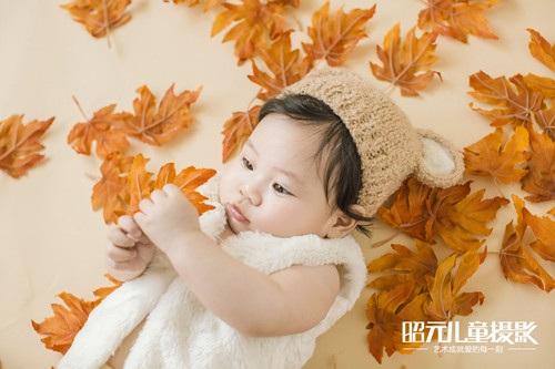 如何帮宝宝选购一个安全放心的奶瓶？