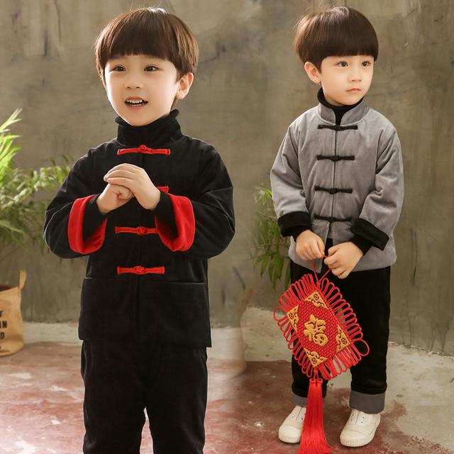 中国风“过年服”火了，保暖又喜庆，拜年都成为焦点