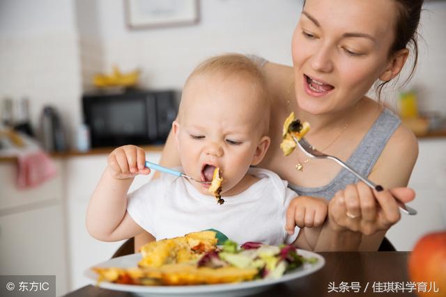 4个“信号”说明宝宝已积食，教你2招，积食不再来！