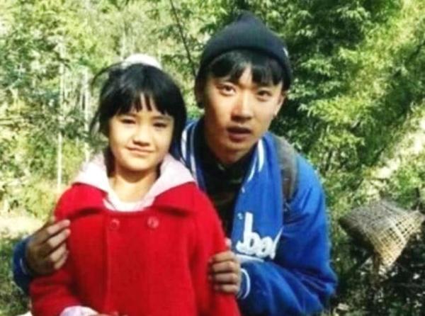 变形计最美农村娃，被城市妈妈收养，被哥哥表白，现实中的灰姑娘