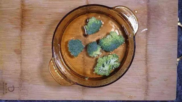 它的维生素C含量比番茄还高，被誉为“蔬菜皇冠”