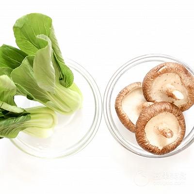 辅食日志｜香菇油菜泥米糊（8M+）