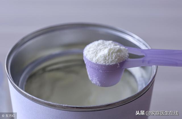 冲奶粉时，应该先加奶粉还是先加水？不少新手爸妈都搞混了