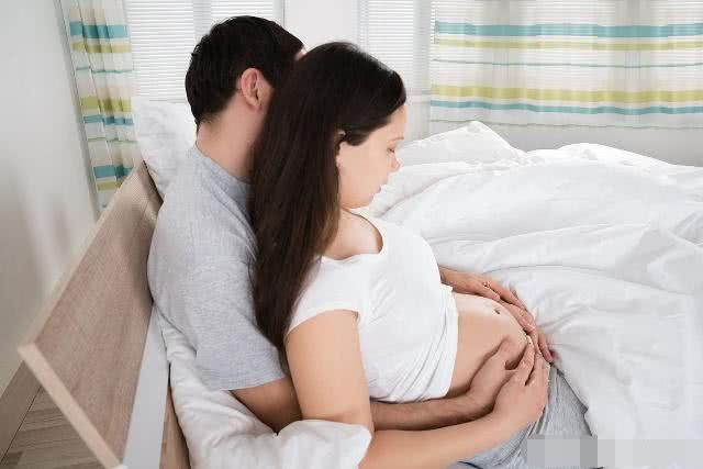 孕期什么时候是“安全期”？夫妻“亲热”可能带给胎儿2个变化！