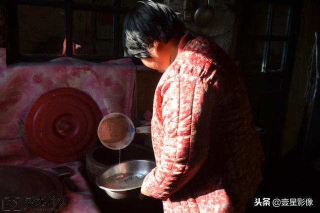 父亲为10岁女儿亲手制作“最后的归宿” 妈妈极力反对：她还活着