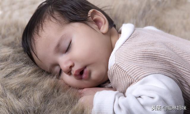 几个月的宝宝能一觉睡到大天亮？用上这3招，宝妈更快“熬出头”