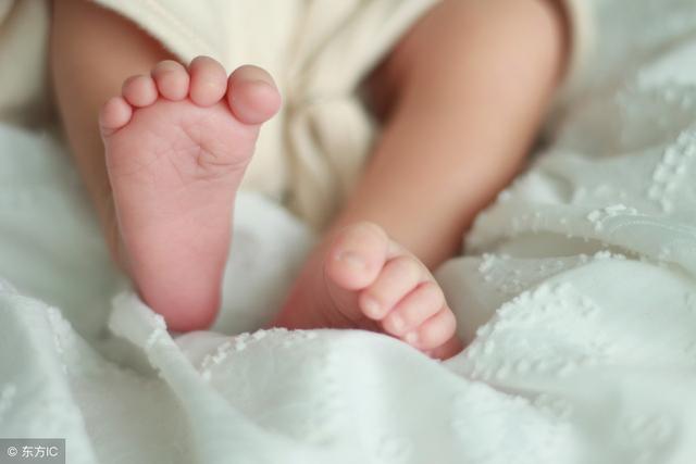新生儿没有尿布疹，不起红疹，妈妈就做了这一件事，宝宝皮肤真好