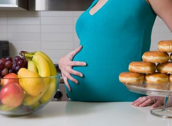 孕期这4种食物最好不要吃，加重新生儿“胎毒”，孕妈别忽视