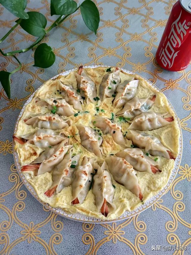 无需蒸煮，只要十分钟，鲜嫩多汁的抱蛋煎虾饺精彩呈现