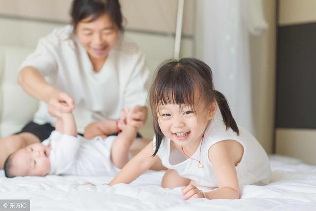 没钱能不能生二胎？看完这两个故事，或许你已经有了答案