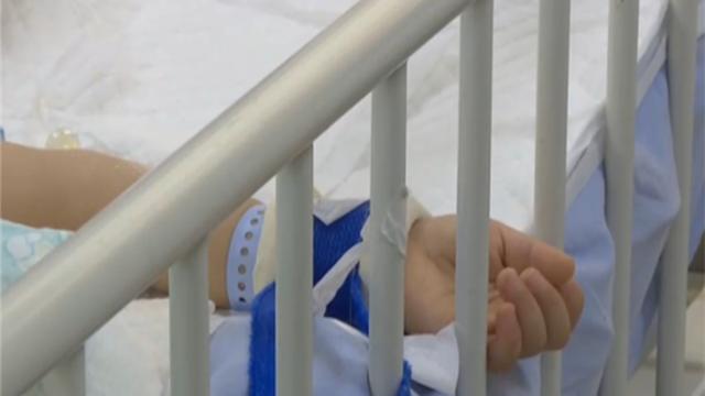 2岁男孩误喝蚊香液发热抽搐送进ICU 医生：无特效解药