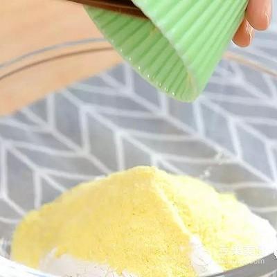 玉米面甜甜圈 宝宝辅食食谱