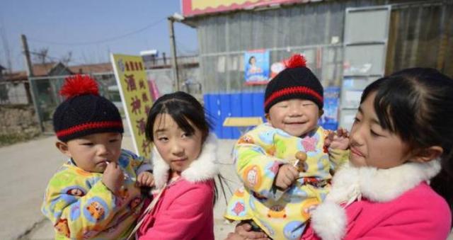 38岁农妇一怀孕就生双胞胎，这都生四个了