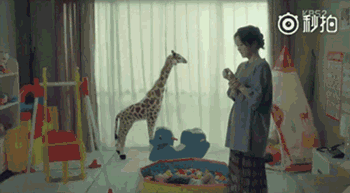 这就是妈妈独自带娃的样子，无数妈妈看完泪奔