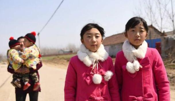 38岁农妇一怀孕就生双胞胎，这都生四个了