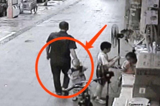人贩子遇见这样出门的宝妈就没想法了