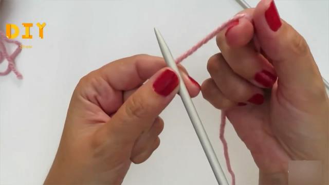 舒适的宝宝婴儿系带鞋，用毛线钩织的方法很简单（图解2-1）