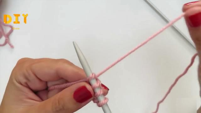 舒适的宝宝婴儿系带鞋，用毛线钩织的方法很简单（图解2-1）