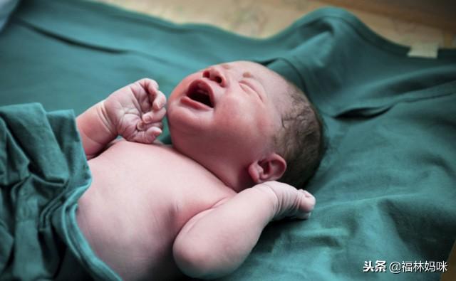 宝宝出生3天后体重开始下降？听了爸爸的解释，宝妈这才放心了